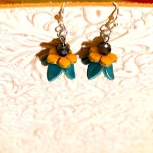 LEATHER FLOWER EARRINGS YELLOW TURQUOISE PETALS AR